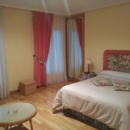 Benlloch 2* Salas De Los Infantes